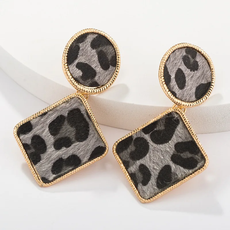 2020 Hot Selling Earrings European and American Geometric Square Leopard Earrings Fashion Wild Earrings Wholesale Women
2020 Hot Selling Earrings European and American Geometric Square Leopard Earrings Fashion Wild Earrings Wholesale Women
