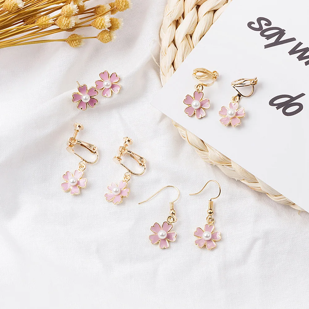 Korean version of the simple temperament summer small fresh alloy inlaid pearl flower earrings
Korean version of the simple temperament summer small fresh alloy inlaid pearl flower earrings