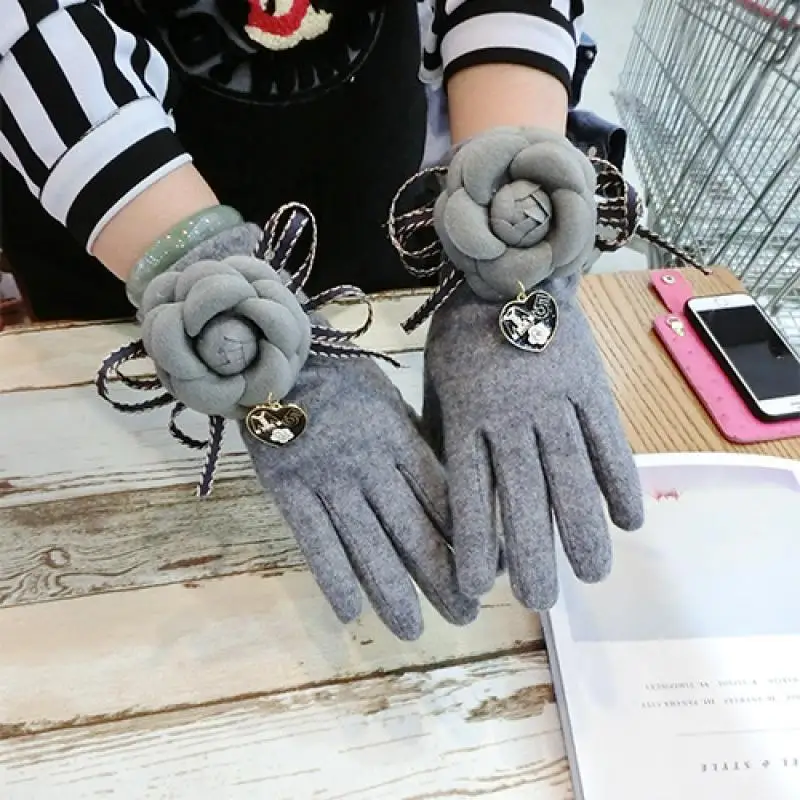 Cashmere Gloves, Camellia, Bowknot, Rabbit Fur Ball, Ladies Gloves, Fashion Korean Version, Warm Touch Screen Winter Gloves A423
Cashmere Gloves, Camellia, Bowknot, Rabbit Fur Ball, Ladies Gloves, Fashion Korean Version, Warm Touch Screen Winter Gloves A423