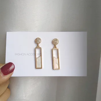 Korean Style Rectangular Female Design Clip On Earrings 2020 New Temperament Simple Geometric Earrings Ear Clip Earrings No Hole
Korean Style Rectangular Female Design Clip On Earrings 2020 New Temperament Simple Geometric Earrings Ear Clip Earrings No Hole