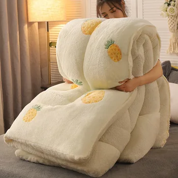 4D Lambswool Quilt Winter Warm Wool Quilt Thicken Comforter Duvet Blanket Lamb Down Fabric Filling Home Hotel Luxury King Queen
4D Lambswool Quilt Winter Warm Wool Quilt Thicken Comforter Duvet Blanket Lamb Down Fabric Filling Home Hotel Luxury King Queen