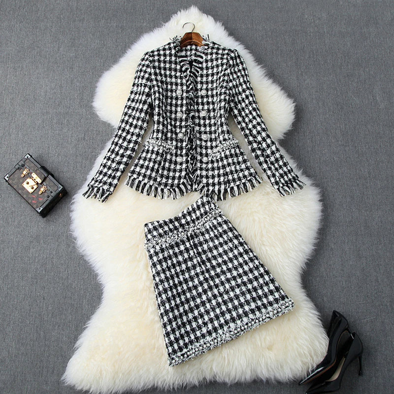 HIGH QUALITY New Stylish Fall Winter 2019 Designer Suit Set Women's Plaid Fringed Tweed Jacket + Skirt Set
HIGH QUALITY New Stylish Fall Winter 2019 Designer Suit Set Women's Plaid Fringed Tweed Jacket + Skirt Set