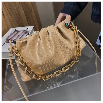 New Day Clutch Thick Gold Chains Dumpling Clip Purse Bag Women Cloud Underarm Shoulder Bag Pleated Baguette Pouch Totes Handbag 
New Day Clutch Thick Gold Chains Dumpling Clip Purse Bag Women Cloud Underarm Shoulder Bag Pleated Baguette Pouch Totes Handbag
