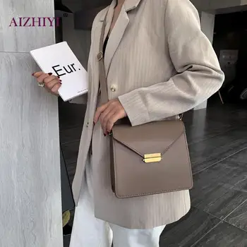 Women Bags Fashion Casual Flap Shoulder Messenger Bags Female Wide Retro Pure Color Square Crossbody Handbags 
Women Bags Fashion Casual Flap Shoulder Messenger Bags Female Wide Retro Pure Color Square Crossbody Handbags