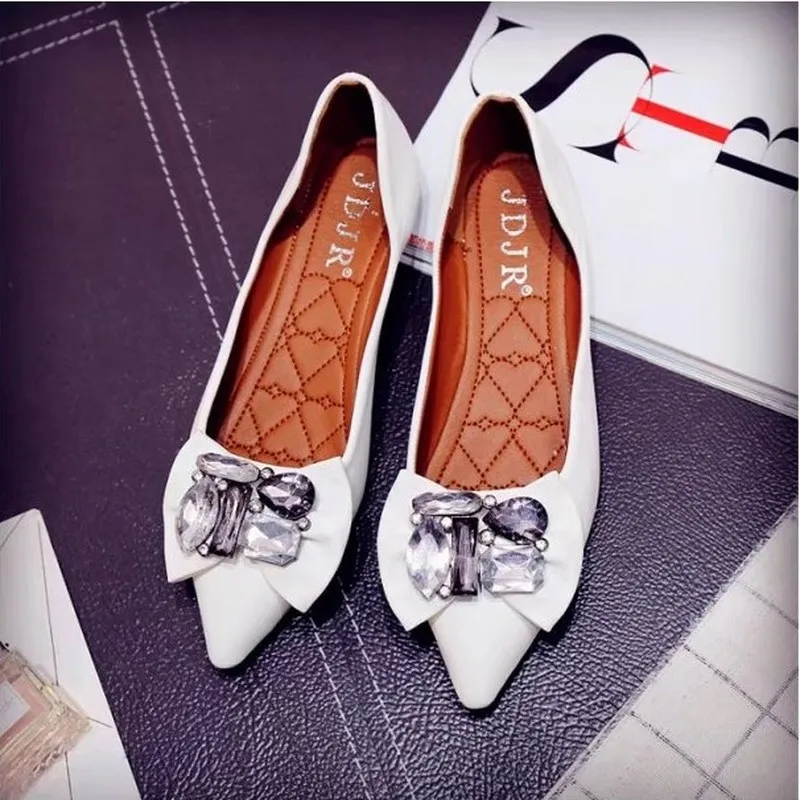Women's Loafers Crystal Bow Shallow Elegant Low-heeled Flat Shoes Non-slip Female Pointed Shallow Student Girls Shoes J16-30
Women's Loafers Crystal Bow Shallow Elegant Low-heeled Flat Shoes Non-slip Female Pointed Shallow Student Girls Shoes J16-30
