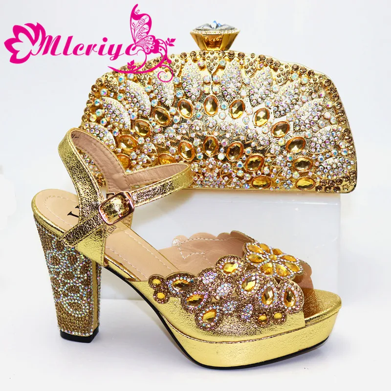 Matching Italian Shoe and Bag Set Decorated with Appliques Shoe and Bag Set New 2019 Pumps Women Shoe High Heeled Shoe for Women
Matching Italian Shoe and Bag Set Decorated with Appliques Shoe and Bag Set New 2019 Pumps Women Shoe High Heeled Shoe for Women