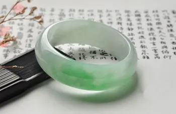 Send Certificate Natural Myanmar A-Class Raw Stone 54-62mm Light Green Two-color Bracelet Exquisite Princess Jade Bracelet
Send Certificate Natural Myanmar A-Class Raw Stone 54-62mm Light Green Two-color Bracelet Exquisite Princess Jade Bracelet
