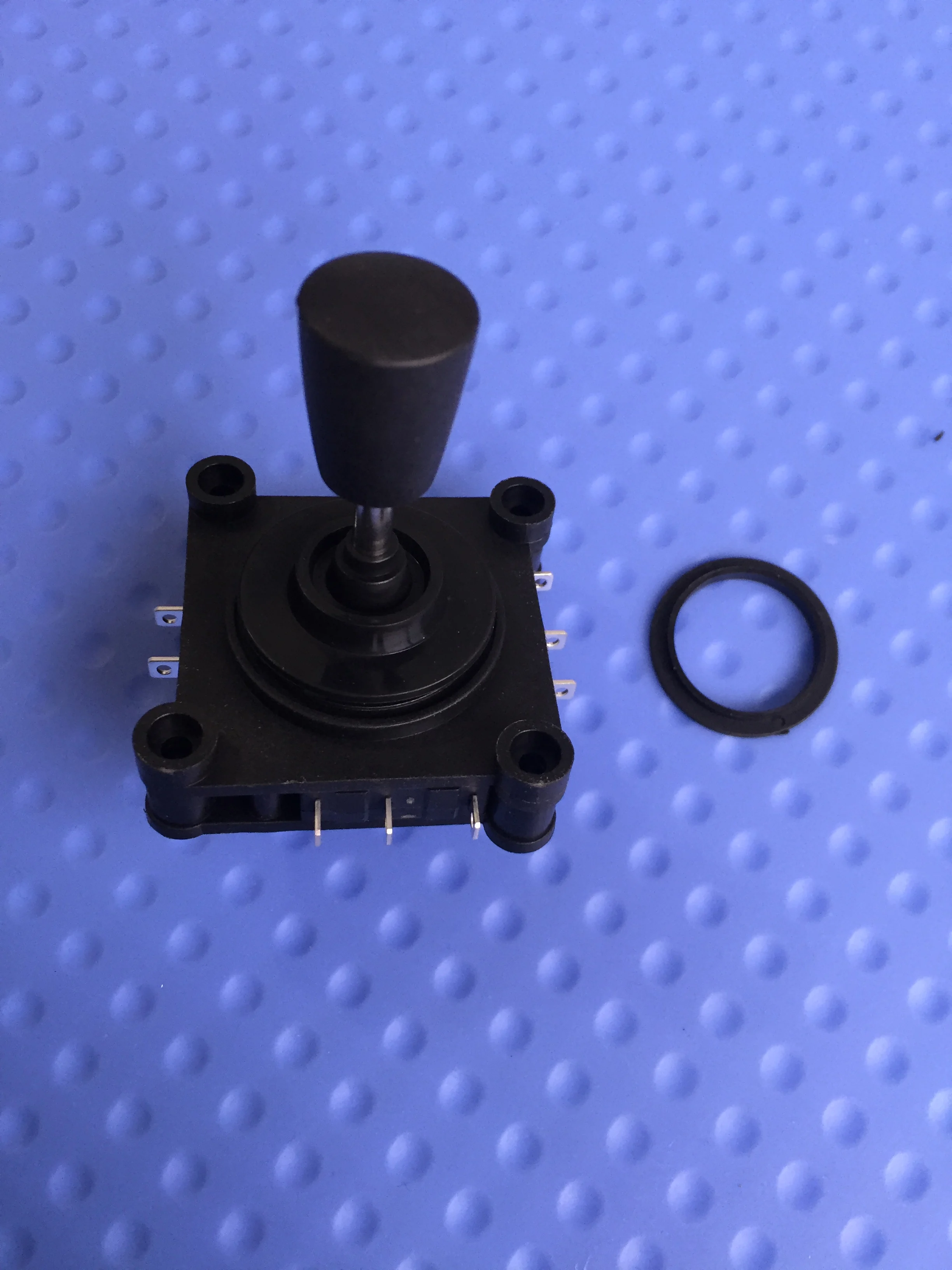 Switch Type Joystick Rocker CV4 Joystick Main Cross Self-reset 360 Degree Rotation
Switch Type Joystick Rocker CV4 Joystick Main Cross Self-reset 360 Degree Rotation