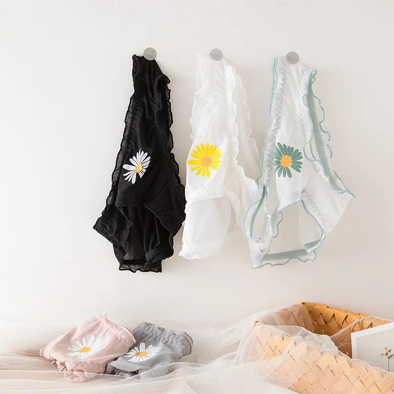 Small Daisy Mesh Women's Panties Japanese Sweet Girl Briefs Low Waist Cotton Crotch Female Underwear Sexy Lace Lady Underpants
Small Daisy Mesh Women's Panties Japanese Sweet Girl Briefs Low Waist Cotton Crotch Female Underwear Sexy Lace Lady Underpants
