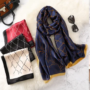 Chinese Classic Silk new Spring and Autumn ladies silk Beach quality Headscarf Popular stripe Print Shawl Women fashion scarf
Chinese Classic Silk new Spring and Autumn ladies silk Beach quality Headscarf Popular stripe Print Shawl Women fashion scarf