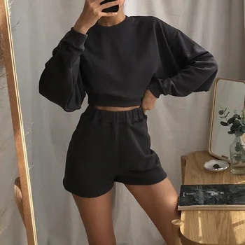 Joggers Women 2 Piece Set Pullovers Baggy Long Sleeve Sportswear Fashion Tracksuit Women Shorts Solid Crop Top Streetwear Autumn
Joggers Women 2 Piece Set Pullovers Baggy Long Sleeve Sportswear Fashion Tracksuit Women Shorts Solid Crop Top Streetwear Autumn