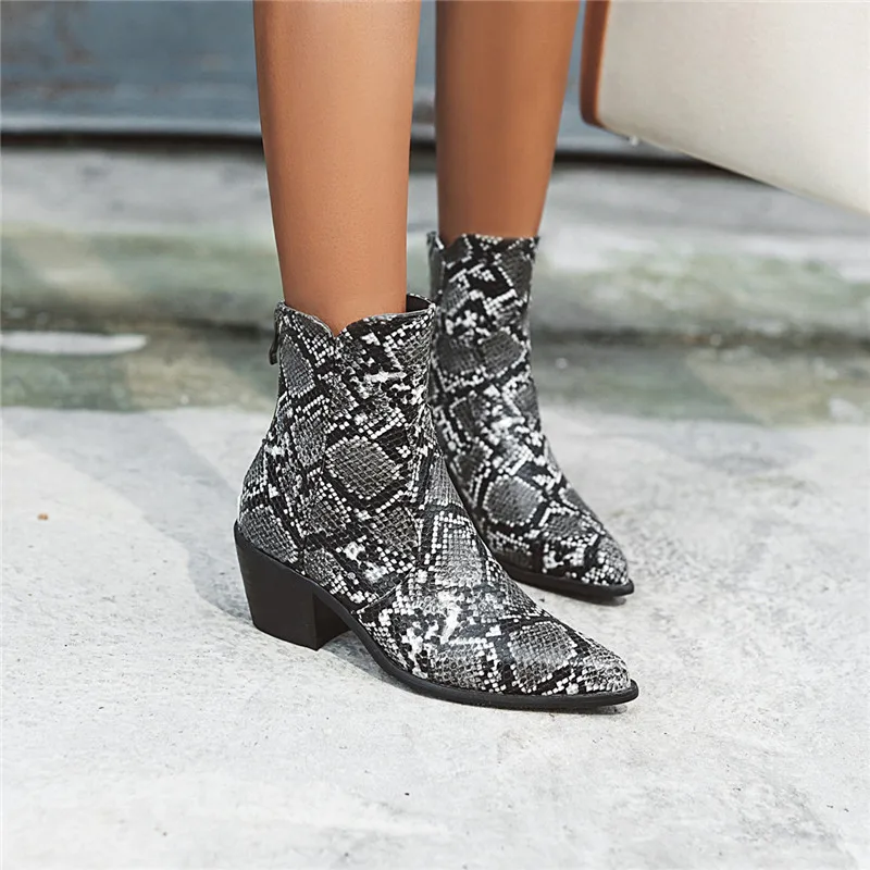 YMECHIC 2019 Retro Snake Print Designer Block High Heels Woman Shoes Black Yellow Western Cowboy Ankle Boots for Women Plus Size
YMECHIC 2019 Retro Snake Print Designer Block High Heels Woman Shoes Black Yellow Western Cowboy Ankle Boots for Women Plus Size