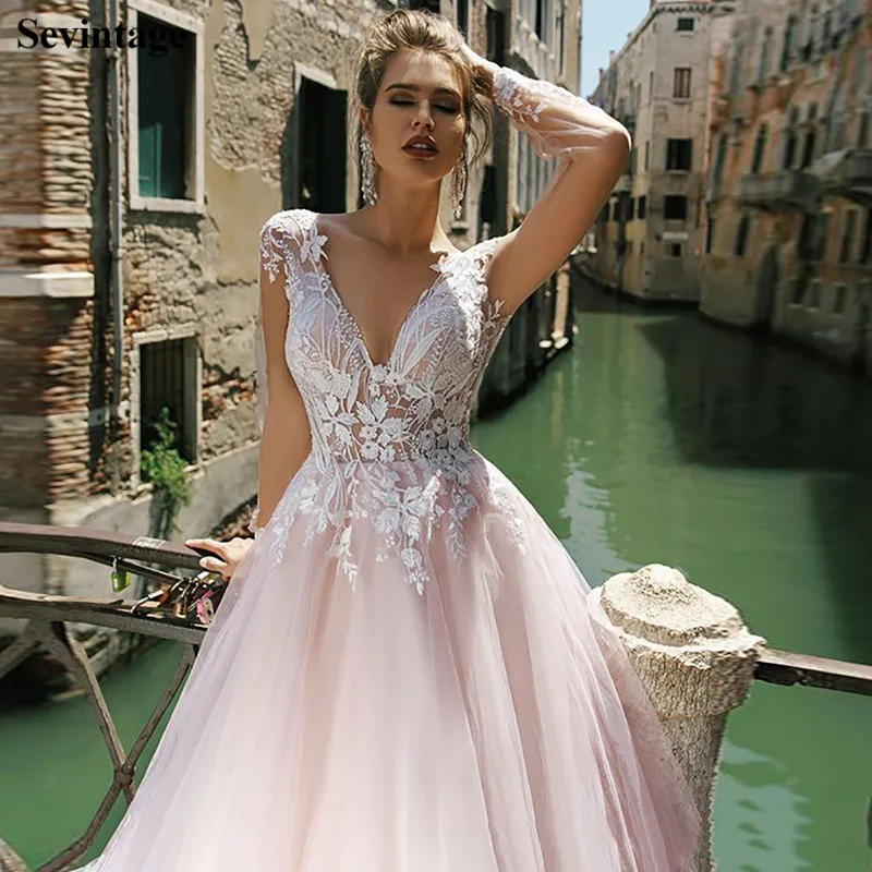 Sevintage Pink Deep V-Neck Wedding Dresses Boho Cap Sleeves Bridal Gowns Custom Made Sweep Train Bride Dress 2020 robe femme
Sevintage Pink Deep V-Neck Wedding Dresses Boho Cap Sleeves Bridal Gowns Custom Made Sweep Train Bride Dress 2020 robe femme