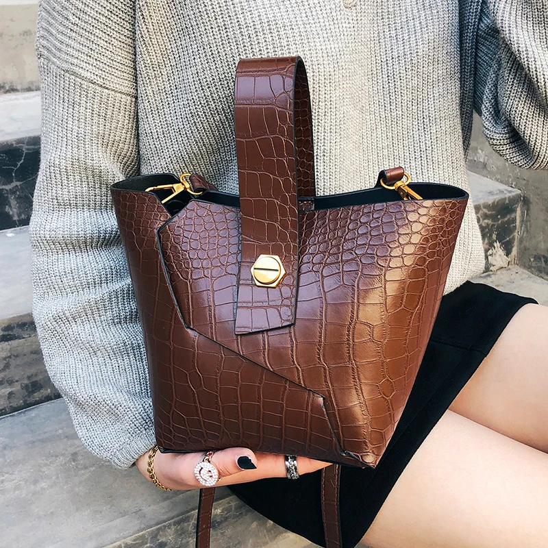 Vintage Fashion Female Tote bag 2018 New Quality PU Leather Women's Designer Handbag Alligator Bucket bag Shoulder Messenger Bag
Vintage Fashion Female Tote bag 2018 New Quality PU Leather Women's Designer Handbag Alligator Bucket bag Shoulder Messenger Bag