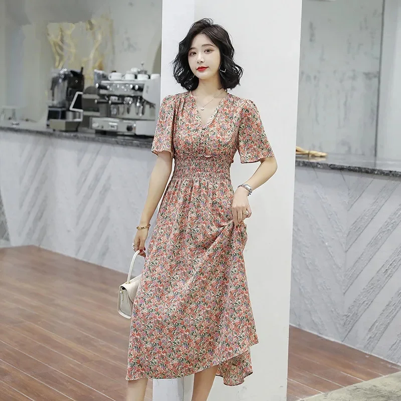 Floral Women Dresses Temperament 2021 Summer New Long Waist Thin Fashion Chiffon Short Sleeve Dresses V-Neck Female Dresses
Floral Women Dresses Temperament 2021 Summer New Long Waist Thin Fashion Chiffon Short Sleeve Dresses V-Neck Female Dresses