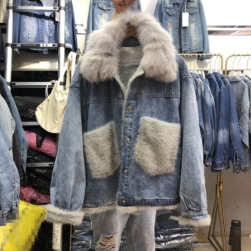 Big Fox Fur Collar Plus Velvet Cowboy Coat Woman Short Denim Jacket Cotton Coats 2019 Autumn and Winter Female Thicken Jackets 
Big Fox Fur Collar Plus Velvet Cowboy Coat Woman Short Denim Jacket Cotton Coats 2019 Autumn and Winter Female Thicken Jackets