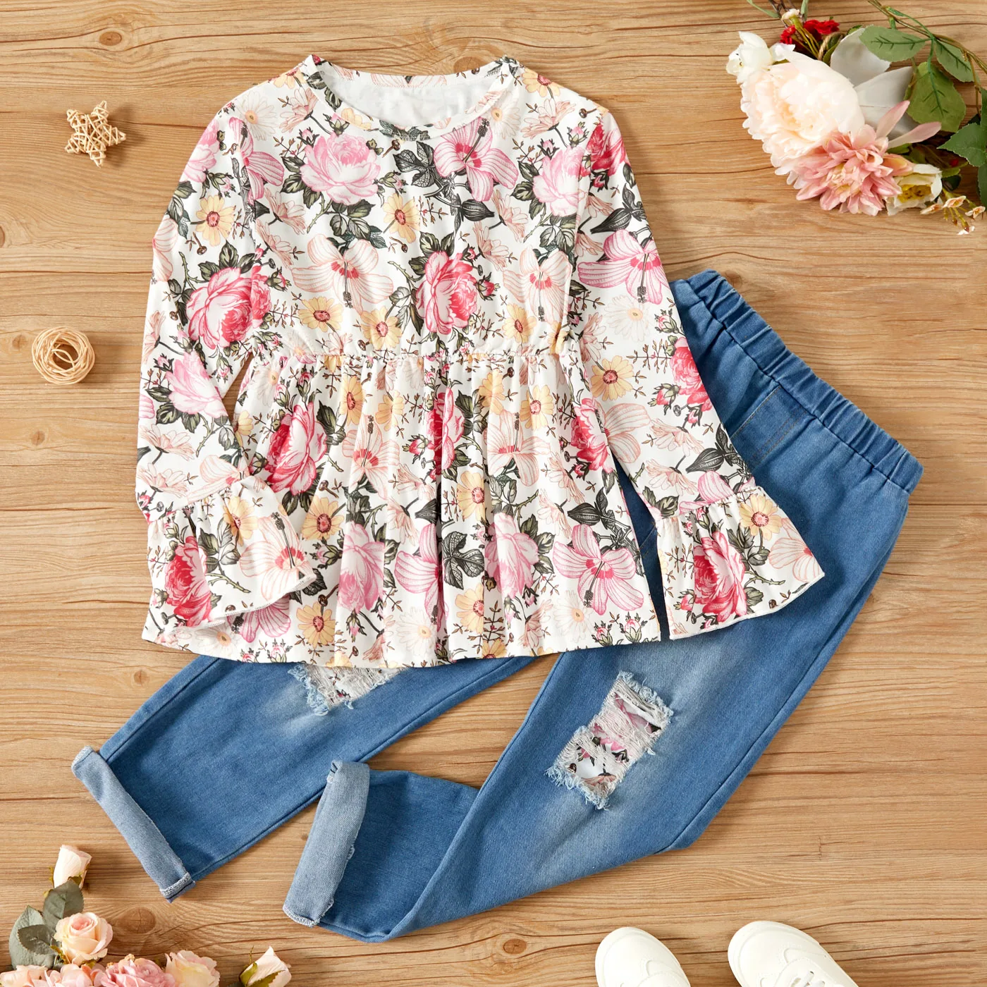 Patpat 2 peças criança menina floral impressão sino mangas peplum topo e rasgado calças jeans conjunto Patpat 2 peças criança menina floral impressão sino mangas peplum topo e rasgado calças jeans conjunto