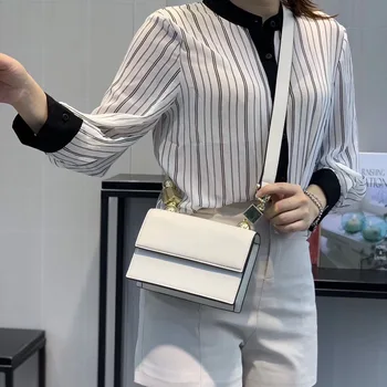 Wide Shoulder Strap Broadband Small Square Bag Shoulder Messenger Bag Female Personality Simple Mini Bag
Wide Shoulder Strap Broadband Small Square Bag Shoulder Messenger Bag Female Personality Simple Mini Bag