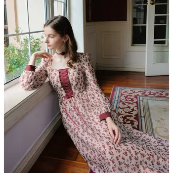 2020 New Spring Vintage Bordeaux Red Printing Long Sleeve Chiffon Dress Elegant High Wiats Square Collar Mid-calf Floral Dress 
2020 New Spring Vintage Bordeaux Red Printing Long Sleeve Chiffon Dress Elegant High Wiats Square Collar Mid-calf Floral Dress