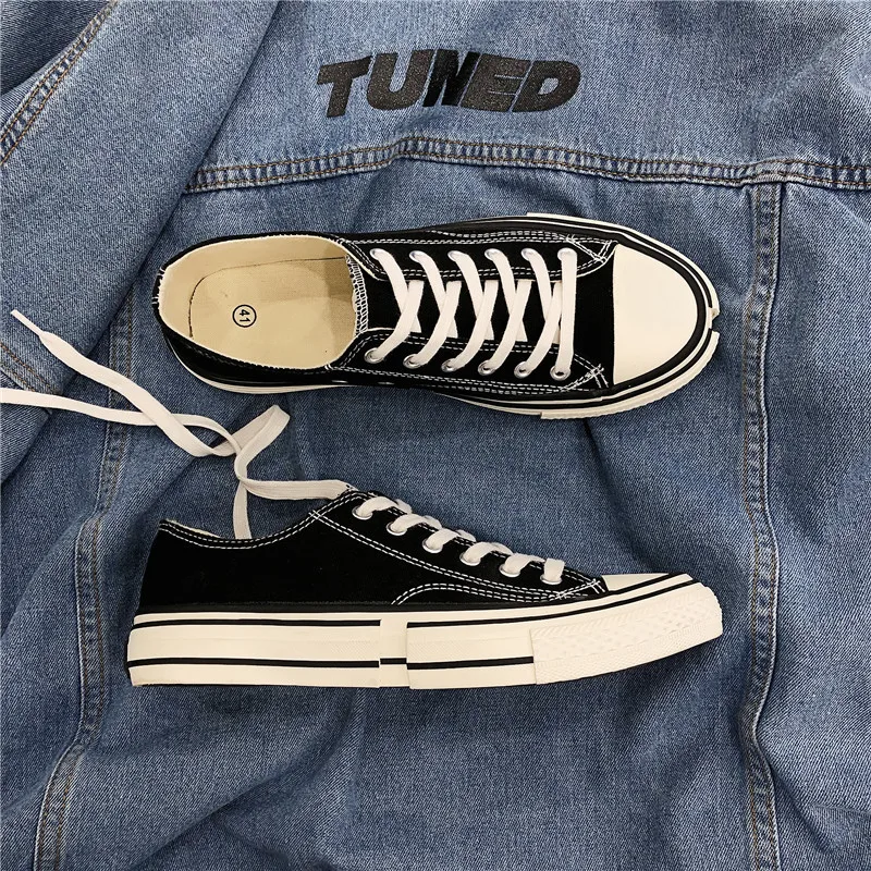 Summer New Style Classic Style Men Canvas Skate Shoes Vulcanization Quality MEN'S SHOES College Style Versatile White Shoes
Summer New Style Classic Style Men Canvas Skate Shoes Vulcanization Quality MEN'S SHOES College Style Versatile White Shoes