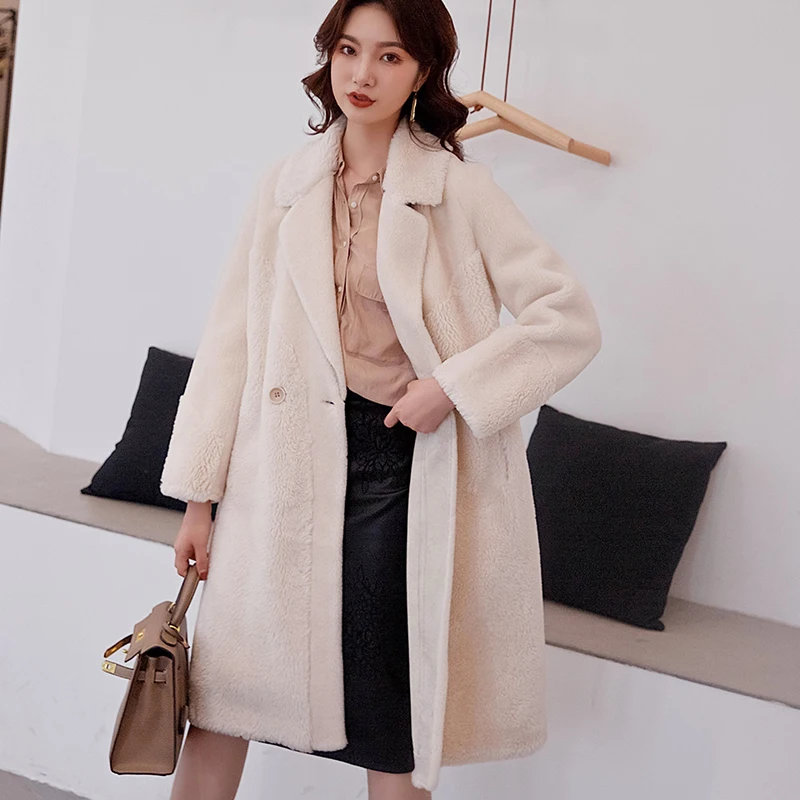 New product spike 2019 new sheep shearing coat female compound fur one in the long paragraph velvet fur coat 
New product spike 2019 new sheep shearing coat female compound fur one in the long paragraph velvet fur coat