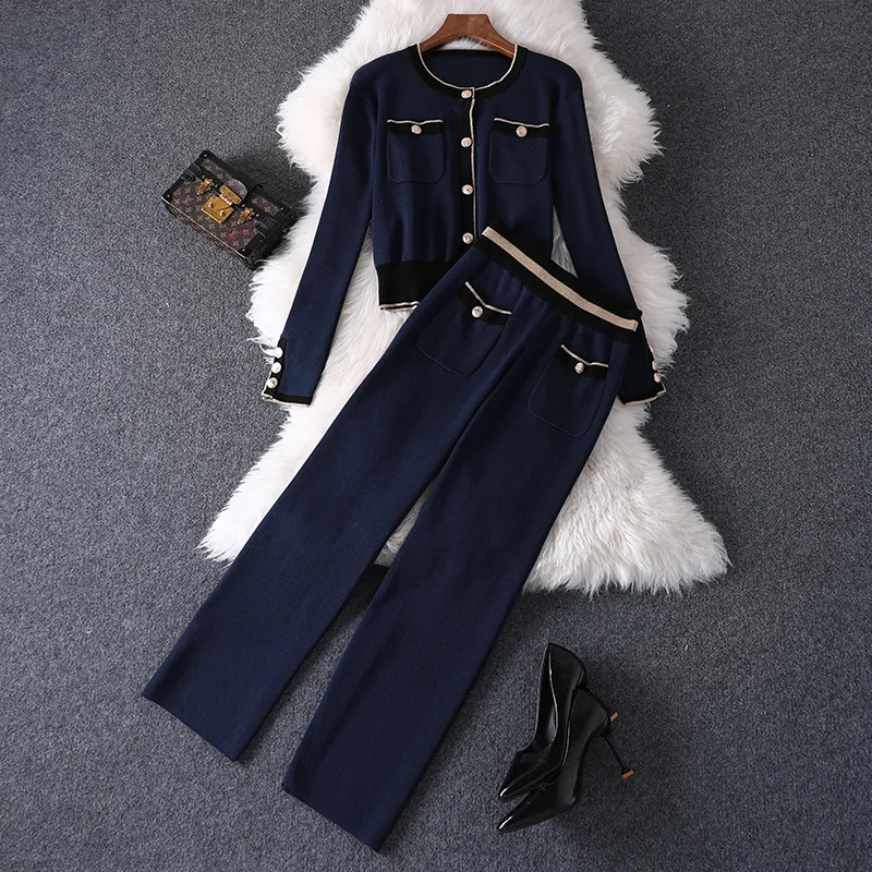 2021 spring new contrast color trim short knit sweater + double pocket straight leg pants suit
2021 spring new contrast color trim short knit sweater + double pocket straight leg pants suit