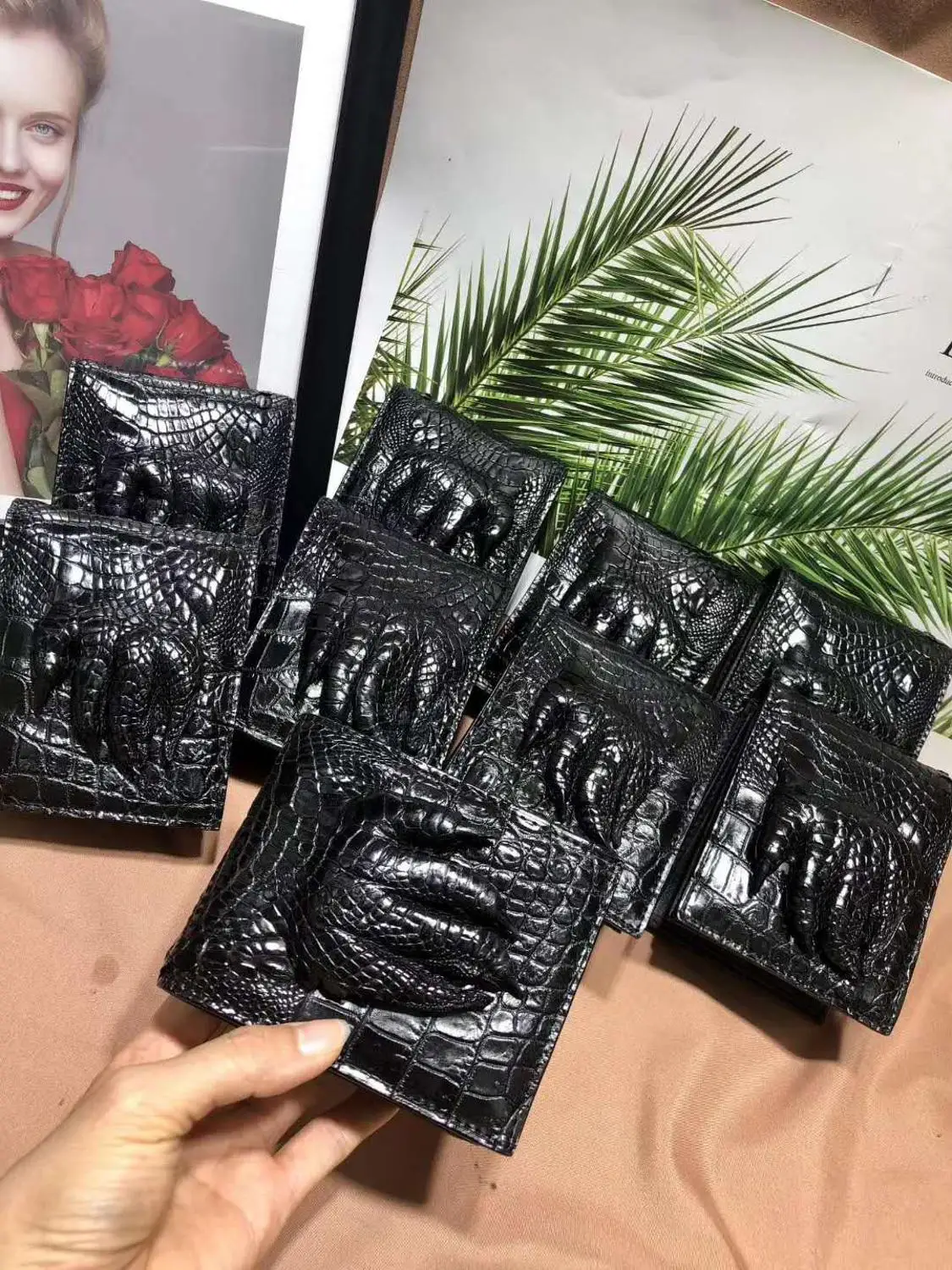 

Genuine crocodile skin wallet purse short bank money cash bank credit card holder case alligator feet skin wallet purse black