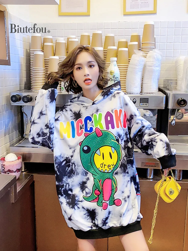 2020 Autumn cartoon print hooded sweatshirt women sequined Hoodies 
2020 Autumn cartoon print hooded sweatshirt women sequined Hoodies