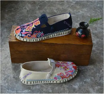 Yunnan Ethnic style embroidered cloth shoes women Linen wide head Hanfu's shoes round head fashion casual hemp shoes
Yunnan Ethnic style embroidered cloth shoes women Linen wide head Hanfu's shoes round head fashion casual hemp shoes
