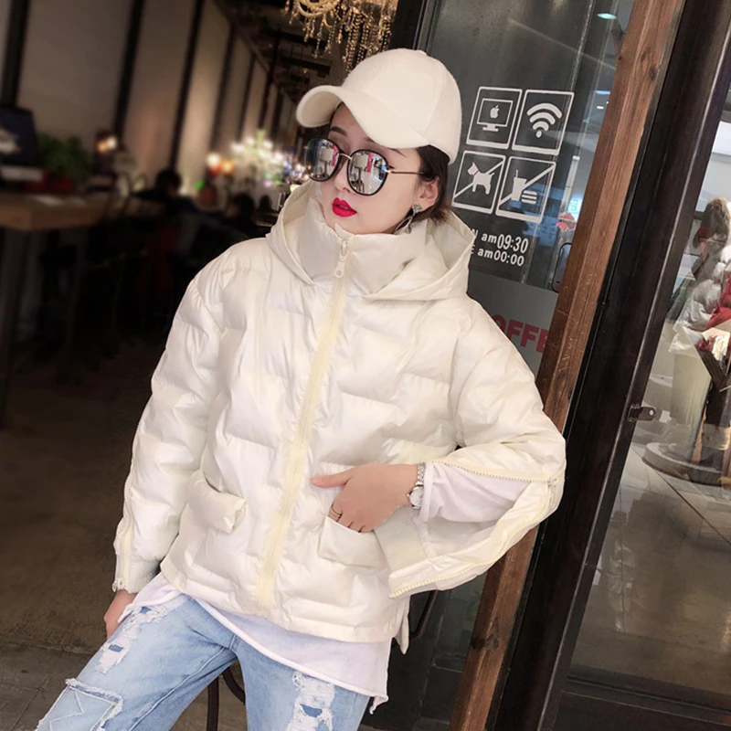 2019 New Autumn Winter BF Down short Coat Women Hooded Duck Down Parkas Coat Female Loose Glossy warm jacket cc922
2019 New Autumn Winter BF Down short Coat Women Hooded Duck Down Parkas Coat Female Loose Glossy warm jacket cc922