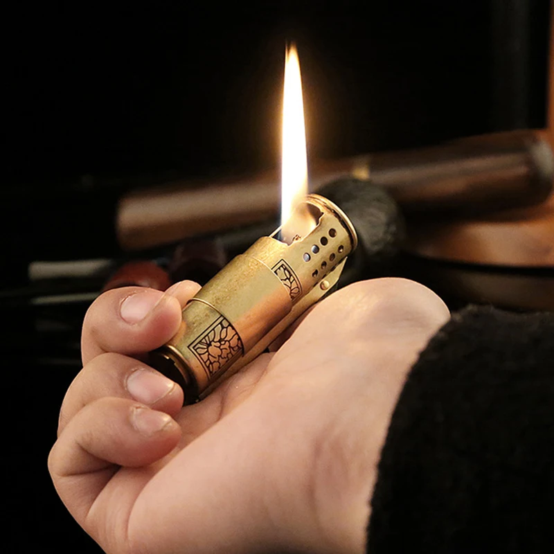Emboss Free Fire kerosene Retro Lighter Turbo Torch Flint Pipe lighter Refillable Oil Cigar Cigarettes Gift Box Gadgets For Men
Emboss Free Fire kerosene Retro Lighter Turbo Torch Flint Pipe lighter Refillable Oil Cigar Cigarettes Gift Box Gadgets For Men