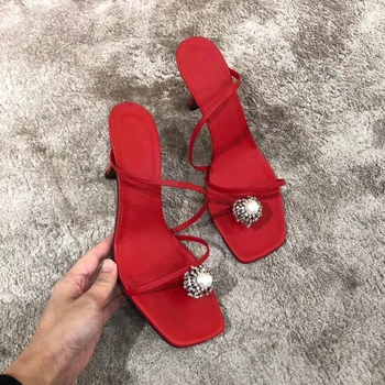 Fashion party women's shoes 2020 summer women's slippers new red sandals fixed toe fine heel slippers high heel sandals
Fashion party women's shoes 2020 summer women's slippers new red sandals fixed toe fine heel slippers high heel sandals