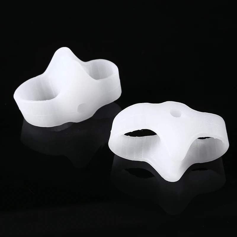 A Pair Silicone Toe Separators Straightener Thumb Overlay Protector Correct Valgus Bunion Pain Relief Nail Art Manicure Tools
A Pair Silicone Toe Separators Straightener Thumb Overlay Protector Correct Valgus Bunion Pain Relief Nail Art Manicure Tools
