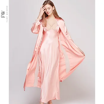 Autumn New Hollow Out Long Section Women Robe Set Lace Sexy Spaghetti Strap Cardigan Twinset Bathrobe 
Autumn New Hollow Out Long Section Women Robe Set Lace Sexy Spaghetti Strap Cardigan Twinset Bathrobe
