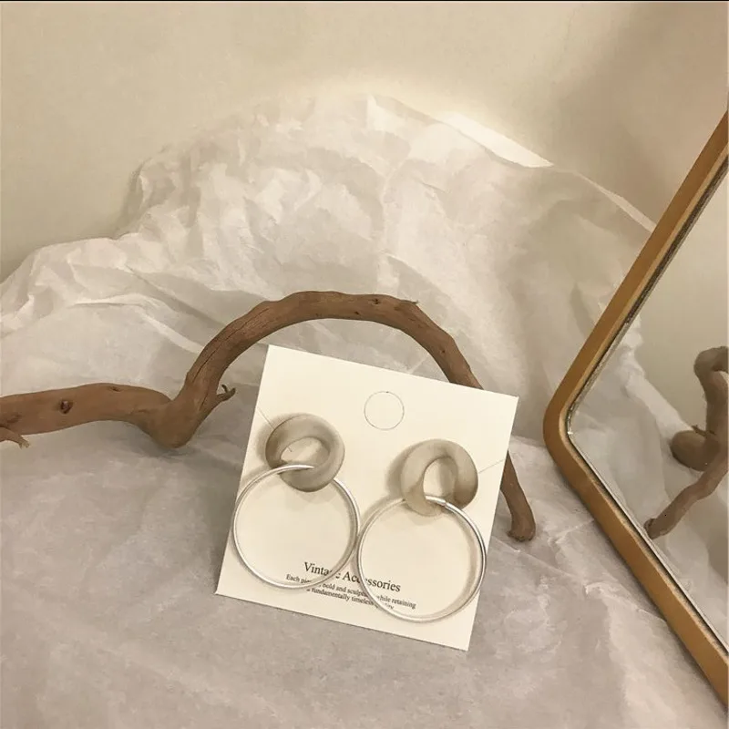 New Exaggerated Resin Acrylic Marble Texture Big Matte Gold Silver Earrings For Women Round Dangle Earrings Jewelry Party Gift
New Exaggerated Resin Acrylic Marble Texture Big Matte Gold Silver Earrings For Women Round Dangle Earrings Jewelry Party Gift