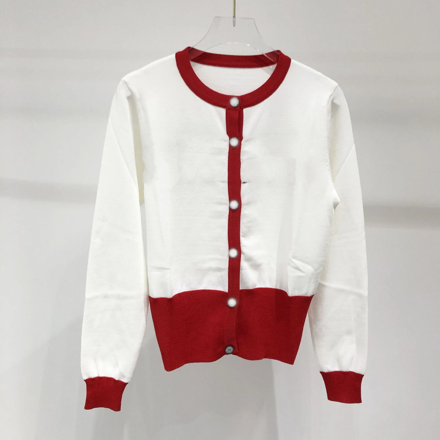 Good Quality 2019 Letter Temperament Hit Color Single Row Buckle Round Neck Knitting Cardigan Long Sleeve Loose Coat
Good Quality 2019 Letter Temperament Hit Color Single Row Buckle Round Neck Knitting Cardigan Long Sleeve Loose Coat
