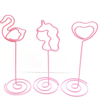 Cartoon fun paper clip Girl cute powder note folder Office table decoration Line forming business card holder Photo folder
Cartoon fun paper clip Girl cute powder note folder Office table decoration Line forming business card holder Photo folder