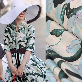 143CM Wide 16MM Blue Floral Print Silk Crepe De Chine Fabric for Summer Dress Blouse Skirt Shirt Pants DE1325 
143CM Wide 16MM Blue Floral Print Silk Crepe De Chine Fabric for Summer Dress Blouse Skirt Shirt Pants DE1325