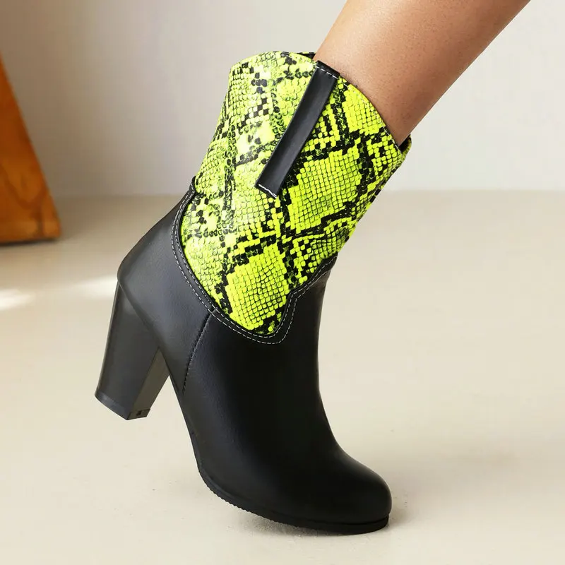 2021 Autumn Women's Boots Fashion Snake Print Stitching Ankle Boots High Heels Female New Winter Warm Slip-On Thick heel Booties
2021 Autumn Women's Boots Fashion Snake Print Stitching Ankle Boots High Heels Female New Winter Warm Slip-On Thick heel Booties