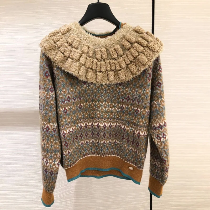 2019 High-end Knitted Sweaters Heavy Gold Thread Shawl Neckle Sweaters Fashionable Outside Atmosphere Pullovers Women Sweater
2019 High-end Knitted Sweaters Heavy Gold Thread Shawl Neckle Sweaters Fashionable Outside Atmosphere Pullovers Women Sweater