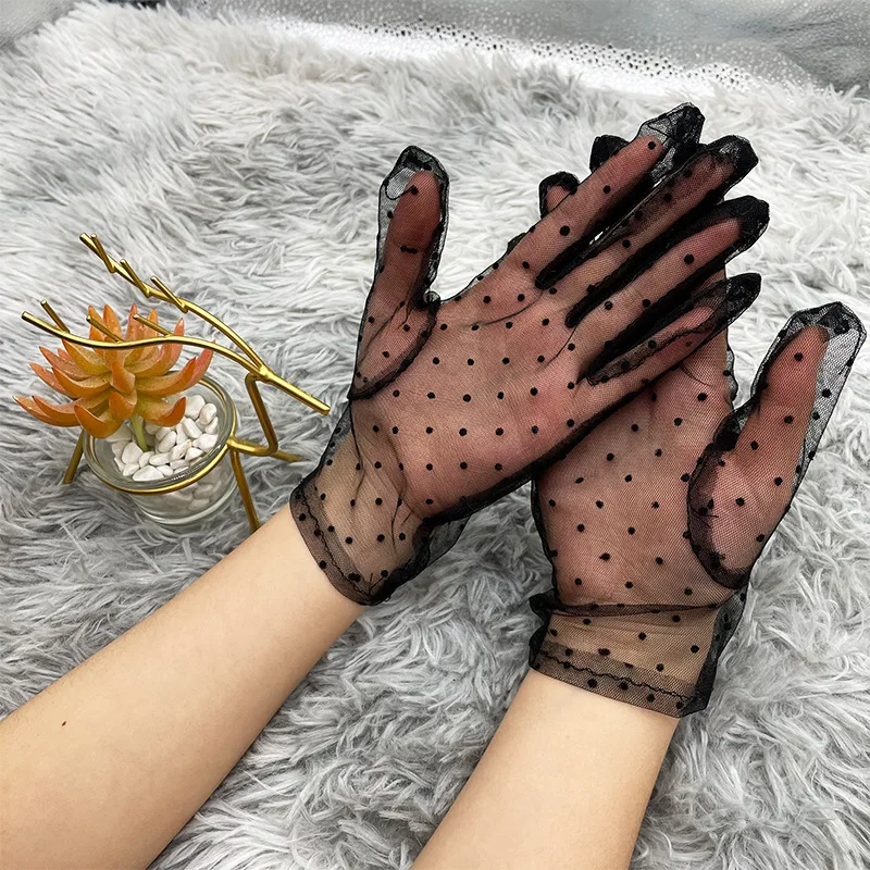 

Women Sexy Lace Gloves Thin Spot Gloves Polka Dot Black White Mesh Tulle Gloves Lady Summer Sunscreen Mittens For Driving