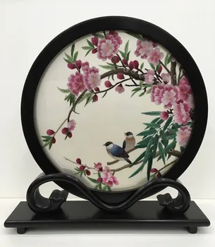 Luxurious Decorative Items for Home Accessories Desk Ornaments Chinese Silk Embroidery Patterns with Ebony Frame Business Gift
Luxurious Decorative Items for Home Accessories Desk Ornaments Chinese Silk Embroidery Patterns with Ebony Frame Business Gift