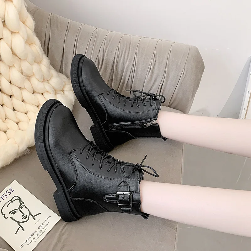 Winter New Style Chunky Heel Side Zipper Short Boots Children Cross Straps England Martin Boots Low Heel Classic Women's Boots
Winter New Style Chunky Heel Side Zipper Short Boots Children Cross Straps England Martin Boots Low Heel Classic Women's Boots