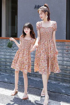 Family Matching Clothes Birthday Mom And Daughter Match Clothes Summer Party Mother Mummy Princess Girl Chiffon Floral Dresses
Family Matching Clothes Birthday Mom And Daughter Match Clothes Summer Party Mother Mummy Princess Girl Chiffon Floral Dresses