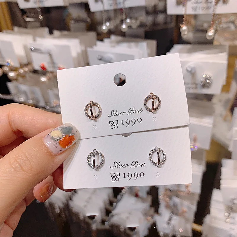 Fashion New Temperament Circle Geometry Small Earrings Korea Simple Elegant Crystal 925 Silver Needle Women Earrings Pendientes
Fashion New Temperament Circle Geometry Small Earrings Korea Simple Elegant Crystal 925 Silver Needle Women Earrings Pendientes