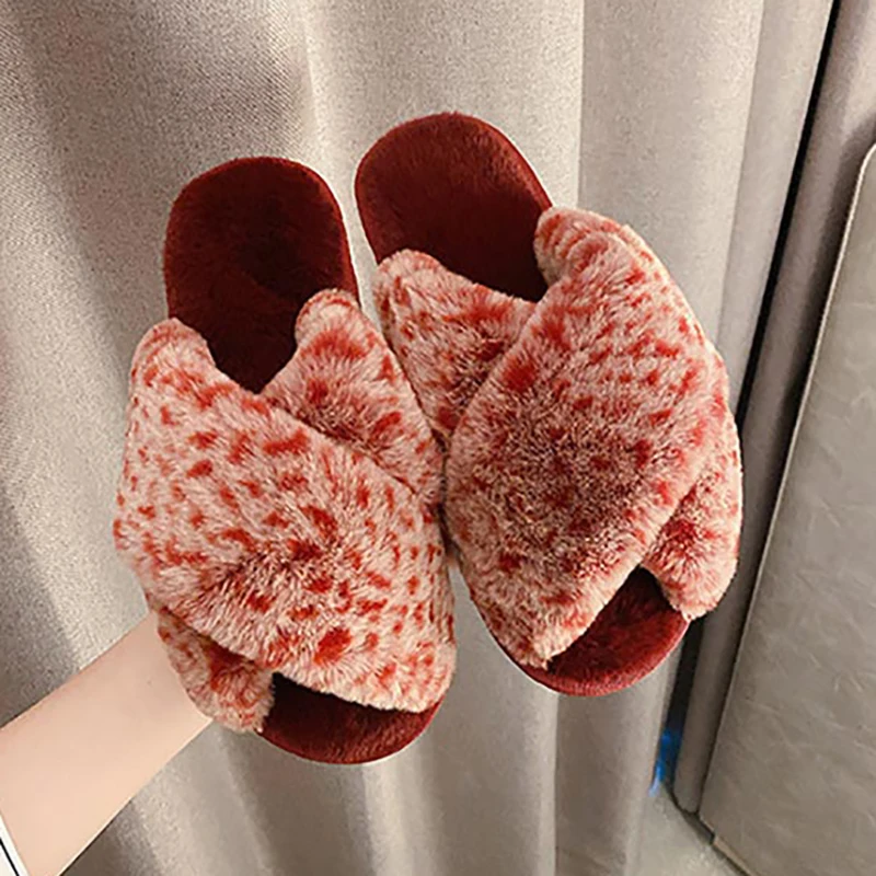 Fashion Cross Fluffy Slippers Women Leopard Indoor Flat Shoes Warm Plush Home Non-slip Casual Open Toe Slippers Female Sandals
Fashion Cross Fluffy Slippers Women Leopard Indoor Flat Shoes Warm Plush Home Non-slip Casual Open Toe Slippers Female Sandals