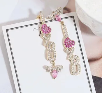 high quality diamond crystal jewelry storne 925 silver asymmetric lady's earings 29mm
high quality diamond crystal jewelry storne 925 silver asymmetric lady's earings 29mm