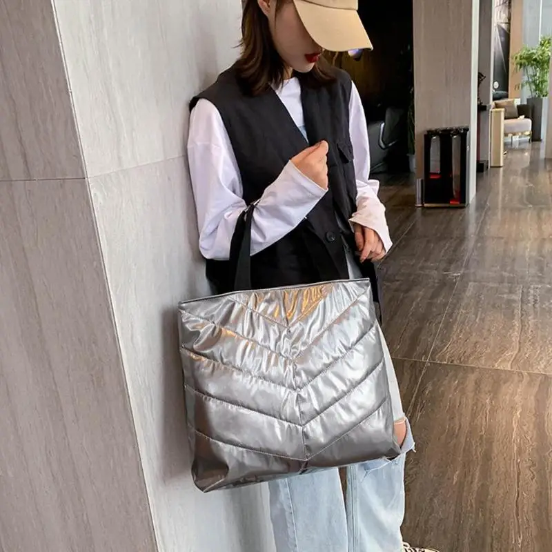 Fashion Women Handbag Padded Cotton Waterproof Shoulder Shopping Bag Large Capacity Pure Color Shopping Tote
Fashion Women Handbag Padded Cotton Waterproof Shoulder Shopping Bag Large Capacity Pure Color Shopping Tote