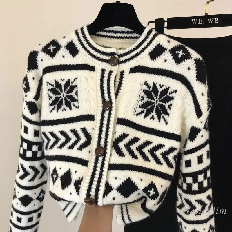 Nancylim Fashion Pattern Cardigan Women's Spring and Autumn Korean-Style All-match Cropped Knitwear Coat Female Clothes
Nancylim Fashion Pattern Cardigan Women's Spring and Autumn Korean-Style All-match Cropped Knitwear Coat Female Clothes