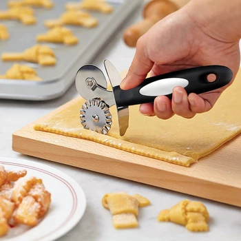 Stainless Steel Dough Cutter PastryBlender Set 4Pcs/set Pizza Cutter Rolling Pin Professional Baking Dough Tools HG99
Stainless Steel Dough Cutter PastryBlender Set 4Pcs/set Pizza Cutter Rolling Pin Professional Baking Dough Tools HG99
